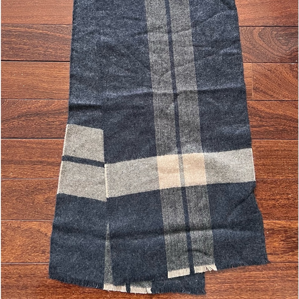 NWT Scarves blue and beige color 100% acrylic
